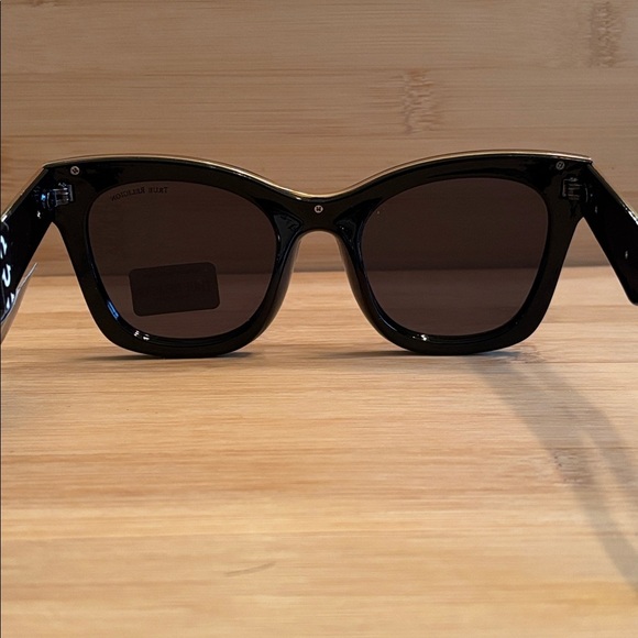Brand New True Religion Black Oversized Square Cat Eye Sunglasses Gold Tone Logo main image 6